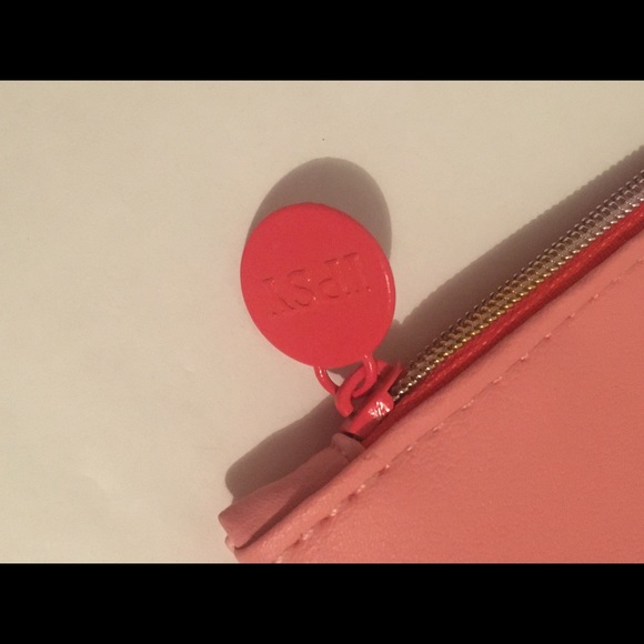 Ipsy June 2021 Glam Bag make-up zipper bag - Picture 6 of 6